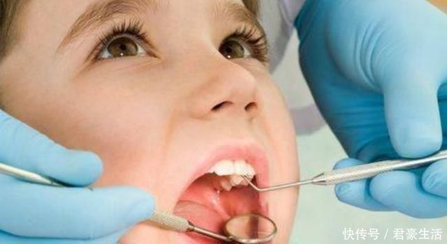 宝宝|宝宝长了一口“鲨鱼牙”,妈妈无奈送医求助,医生:怪家长无知
