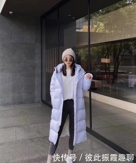 款式|白百合的羽绒服穿搭不显臃肿还耐看!款式基础配色清新,保暖好看