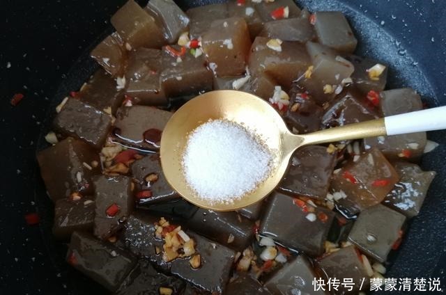 天热,我家这菜一周吃6次,冷热均可,Q弹劲道,怎么吃都不腻