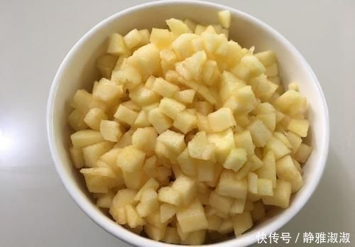 剩下的饺子皮别扔了,简单一做,酥到掉渣,简单营养又美味