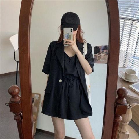 正式感|可甜可酷还超有范儿的西装短裤套装,时髦中带着一点小正式