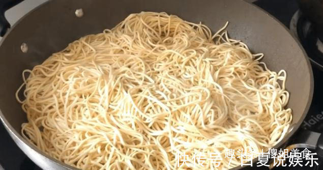 面条最过瘾的吃法，我家早餐隔3差5做，一大锅不够吃，太香了