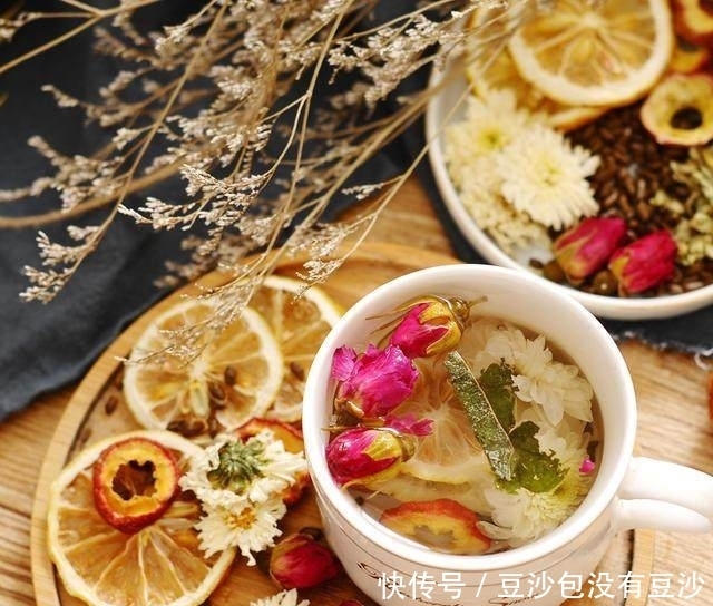 阿胶粉|40岁女人易更年期？每天一杯补充雌激素，滋养皮肤气色好！