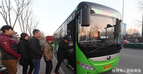 公交|溥仪坐公交被认出 有人跪地大叫皇上 溥仪13个字众人无言!