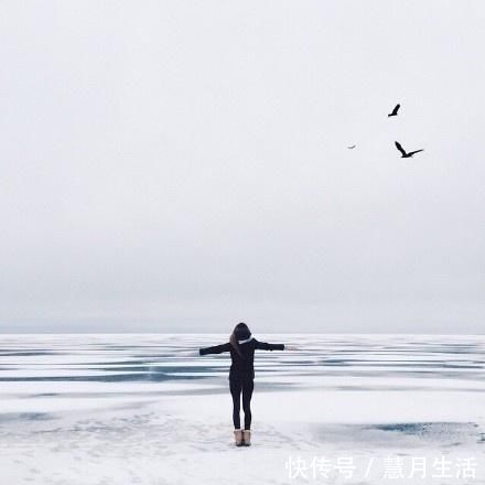 野钓河鱼拉的正爽,忽然来个黑漂拉上来的大货,让小莫兴奋又惧怕