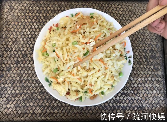 做法|秋天就馋土豆这个做法，当饭又当菜，儿子出锅吃了2碗