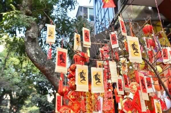 中年|这个年夜饭吃粽子的国家,居然还有人属猫?