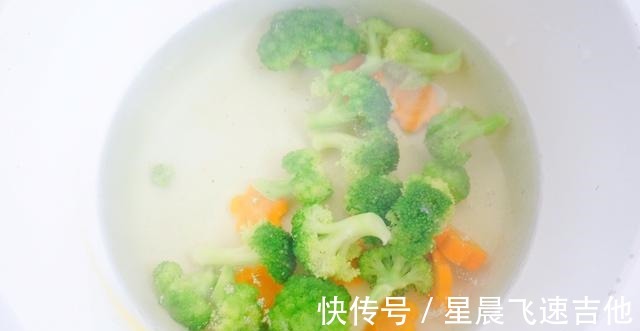 胡萝卜|夜宵来碗日式肥牛肉饭，不仅好看还好吃，搭配电视剧，美味嘎嘎香！