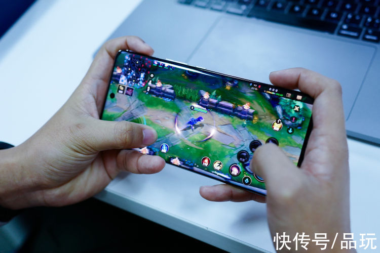 突破口|加了AI手势的荣耀60 Pro，产品力真够了吗？