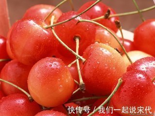 血糖|糖尿病能不能吃水果医生提醒多吃这4种水果，血糖不升反降