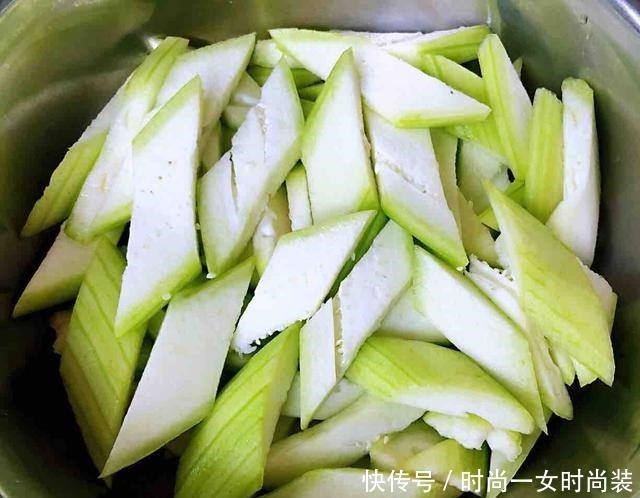  中薪|宁肯不吃肉，也要常给孩子吃这菜，增强抵抗力，健脑益智！