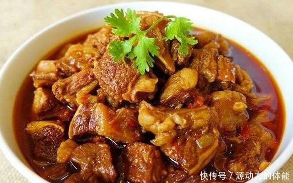 炖牛肉时,什么时候放盐很多人弄错了,难怪牛肉发柴嚼不动