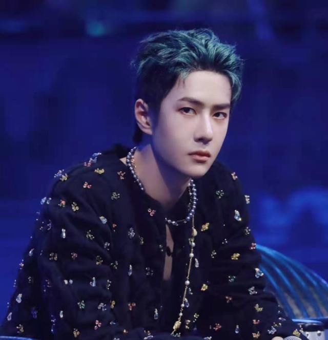 王一博与芒果闹掰？曝其谈了别台常驻综艺，惹高层不满资源被搅黄