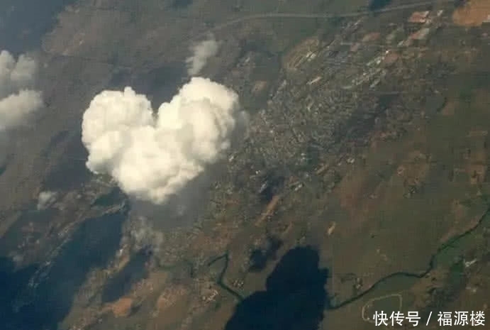 银河系 网易云热评:世上最远的距离是生和死,我和你之间隔着整个银河系