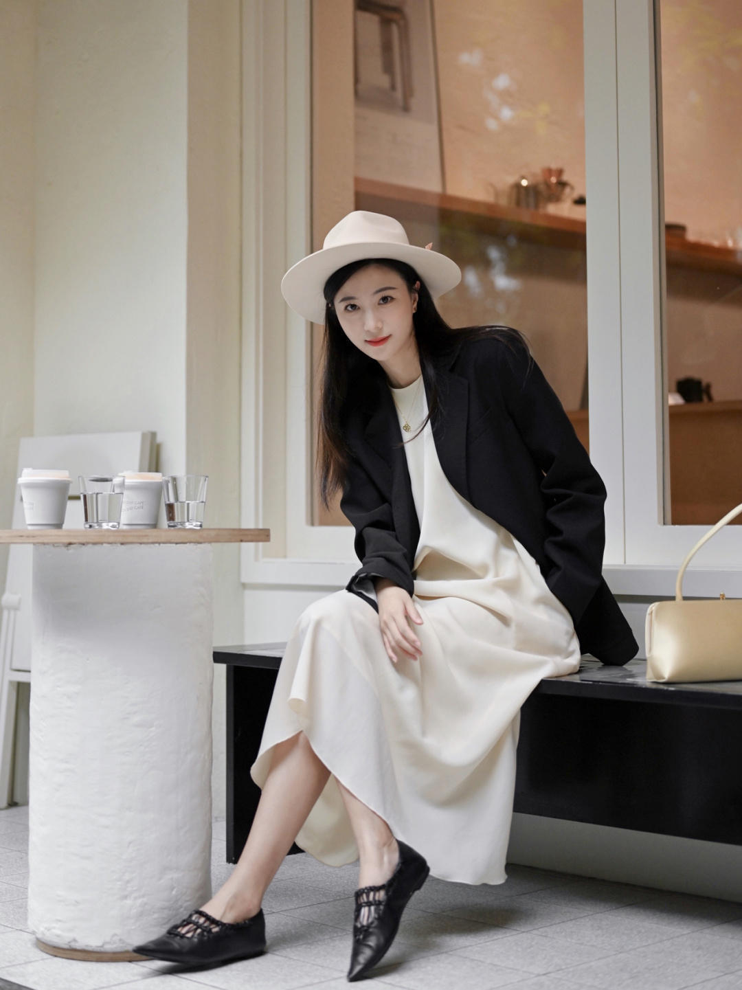 西装 黑白西装别乱穿,春天建议这样搭配,轻松打造非凡魅力