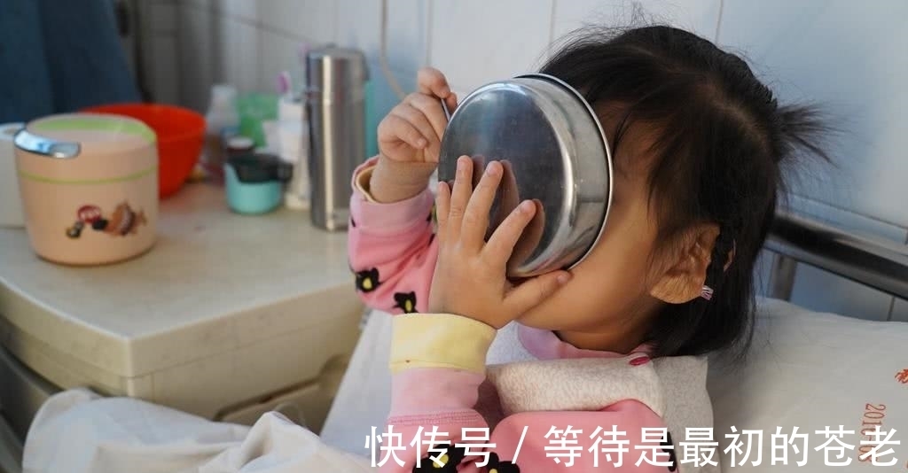 吓坏|“妈妈再让我吃一口吧”四岁女孩吃大半饭缸土豆丝,吓坏妈妈