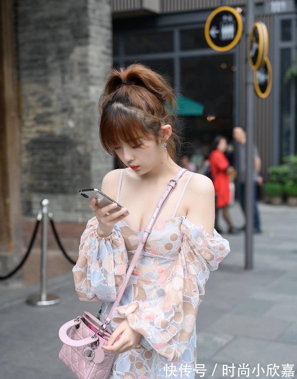 贵妇 贵妇穿衣就是“奢侈”,路边摊买的,上身立马升值百倍