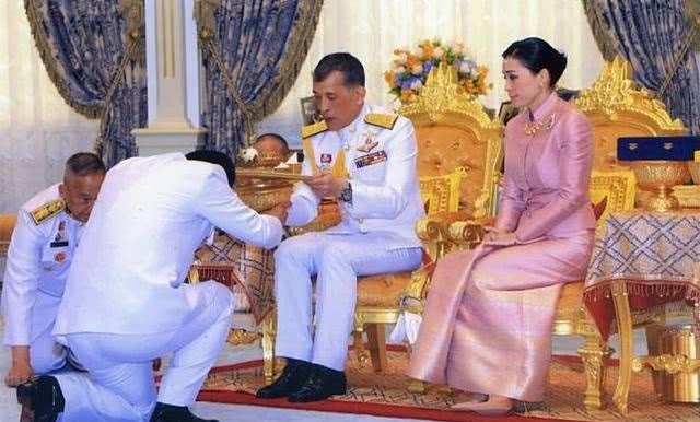 惊艳|泰王后宫妃子们首次曝光！陪同国王骑车好惊艳，难怪国王无法自拔