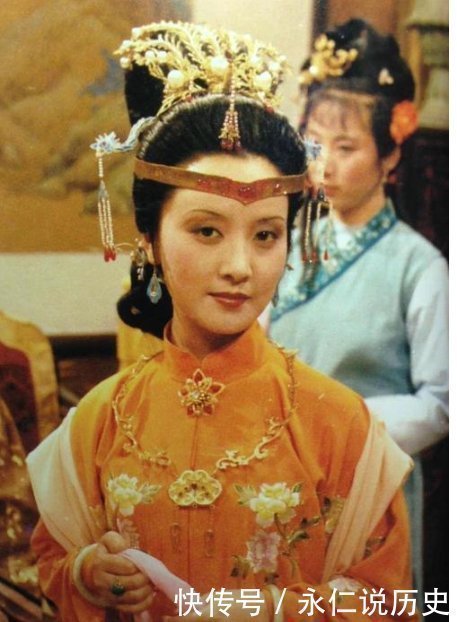 红楼梦#红楼梦琏二爷拿刀追砍凤姐,暴露贾母不为人知的一面