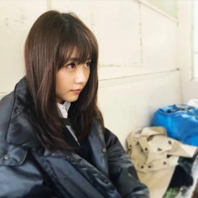 你适合剪刘海吗？还是更加适合中分、偏分发型？