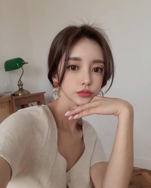 美女这唯美的样子,换成别人还真不行