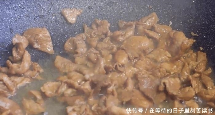 美味|分享一款美味的洋葱炒肉片,荤素搭配,肉嫩鲜香,孩子爱吃的菜肴