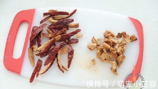 面团|家里有面粉一定要试试,上锅一蒸,柔软好吃,蛋糕一次成功