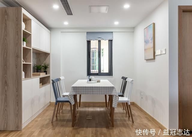 效仿|放弃电视墙，客厅打一排小矮柜，邻居看了都夸赞，后悔没效仿