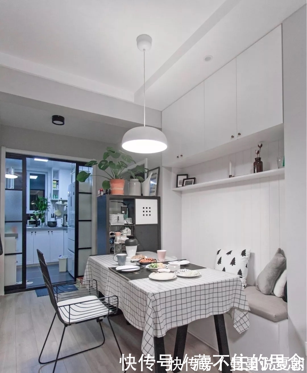 实用|是谁想出来的,厨房橱柜底部留空一格,没想到做饭这么实用!