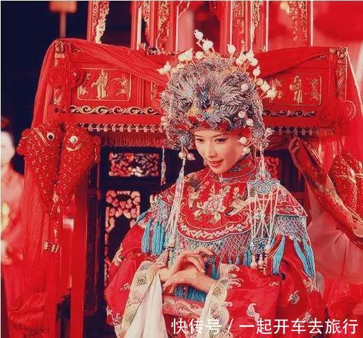 中国丝绸博物馆|凤冠霞帔VS洁白婚纱，哪个才是你属意的婚服婚纱又是怎样传入的