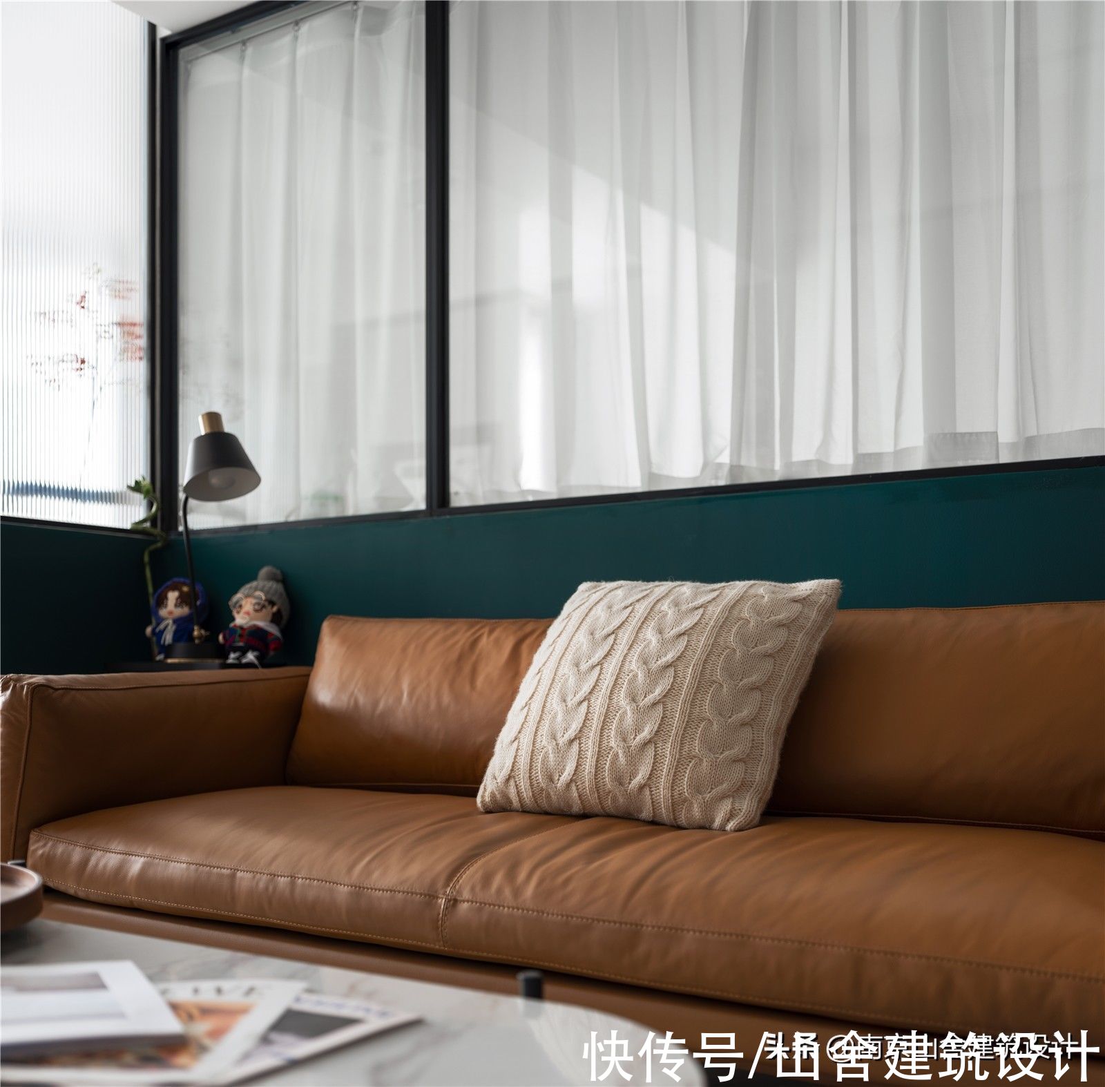 纱帘|现代灰遇上复古绿,混搭出的有色之家