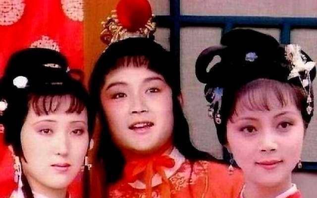 贾政!贾宝玉只是“乳名”,他的大名是什么?暗示黛玉无缘、宝钗成婚