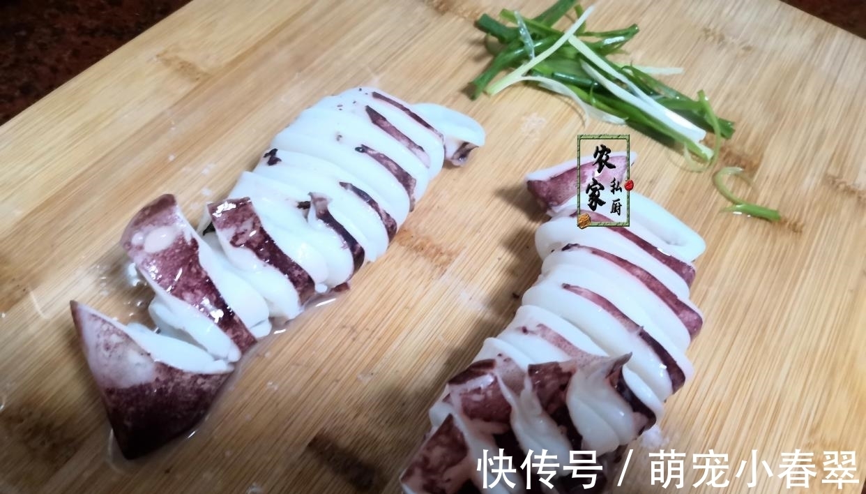 海里是这条“鱼”，柔若无骨，简单一捞就好，富含蛋白质营养好吃