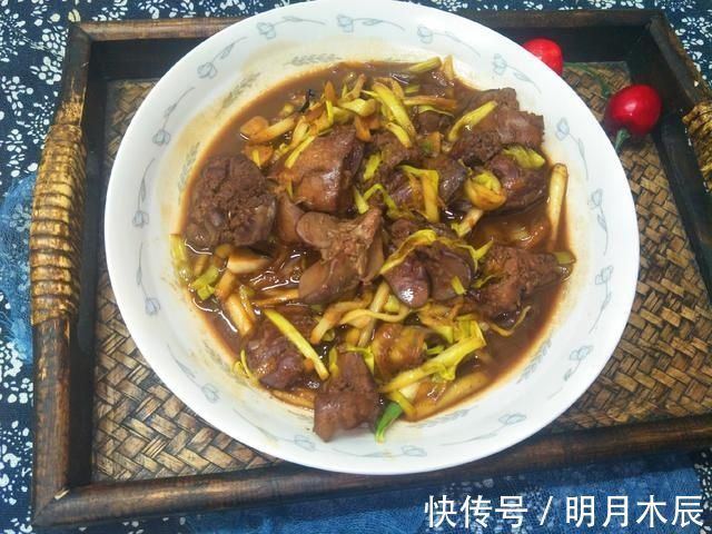 蒜黄|鸡身上的好吃部位,1块5一斤,2块钱做一大盘,肉味香浓好吃