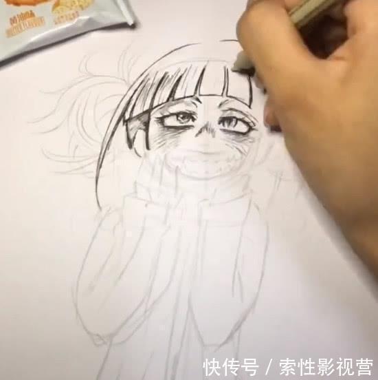 小女孩#美术生画小女孩，说是大家都熟悉，看到作品后，网友：怎么是她