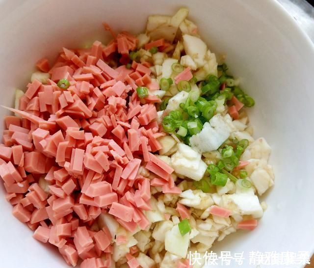 外酥|茄子不放肉也好吃的做法，外酥里嫩满口喷香，孩子一次吃一盘