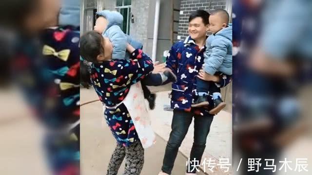 老二|三胞胎争着要爸爸抱,不要奶奶抱还和奶奶吵架,宝爸表示很无奈