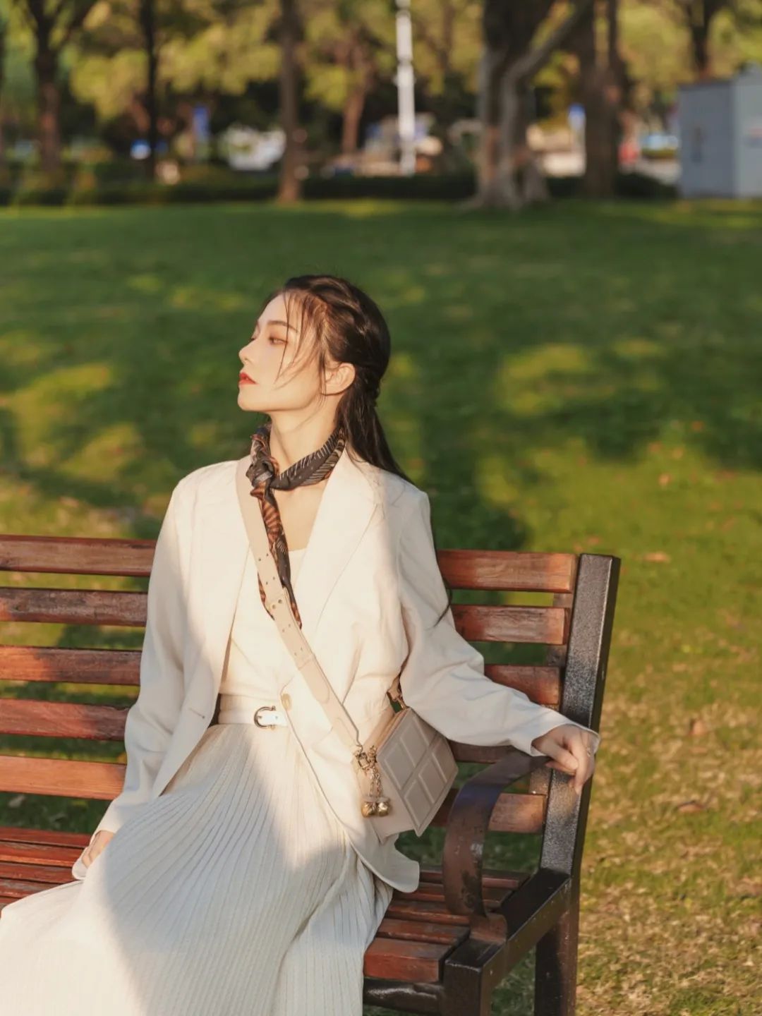 cp|衬衫+裙子、T恤+半裙=小个子夏秋王炸CP，巨洋气