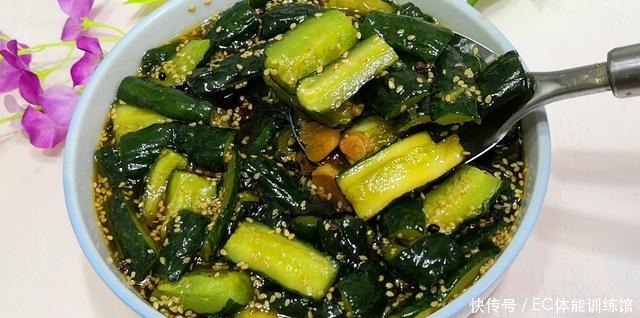 酱黄瓜原来这么简单,不用晾晒,腌完就能吃,香脆爽口又开胃