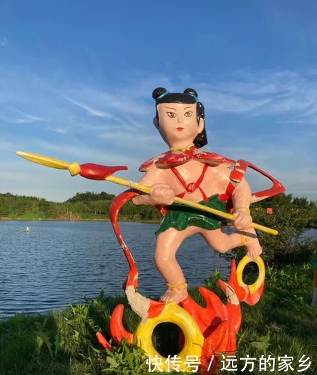 广州漫展和|“乡村版漫展”有多搞笑红太狼秒变“平底锅脸”,哪吒脸也歪了