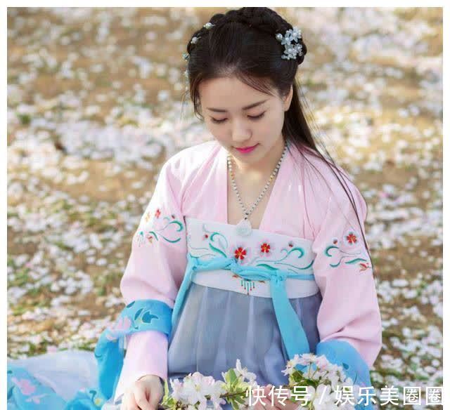 佩香@相见欢|青丝如瀑为谁留?无言独上西楼月如钩