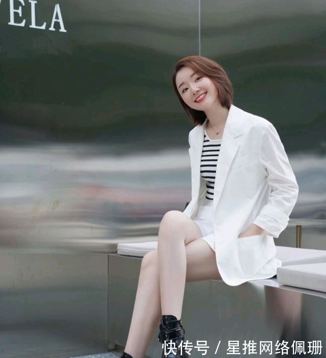 魅力|秋季穿搭可以做减法，穿搭风格简简单单就好，精致又有魅力