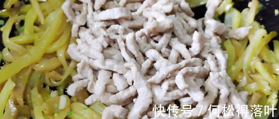 榨菜炒肉丝|榨菜炒肉丝的经典做法，色香味俱全，这就是干饭人的下饭菜！