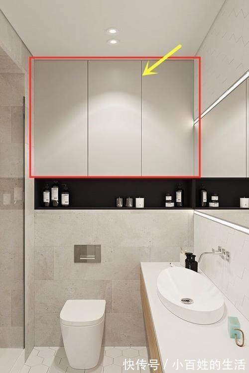 马桶|卫生间小更不要浪费，马桶后用推拉门隔出1㎡，东西归纳整整齐齐