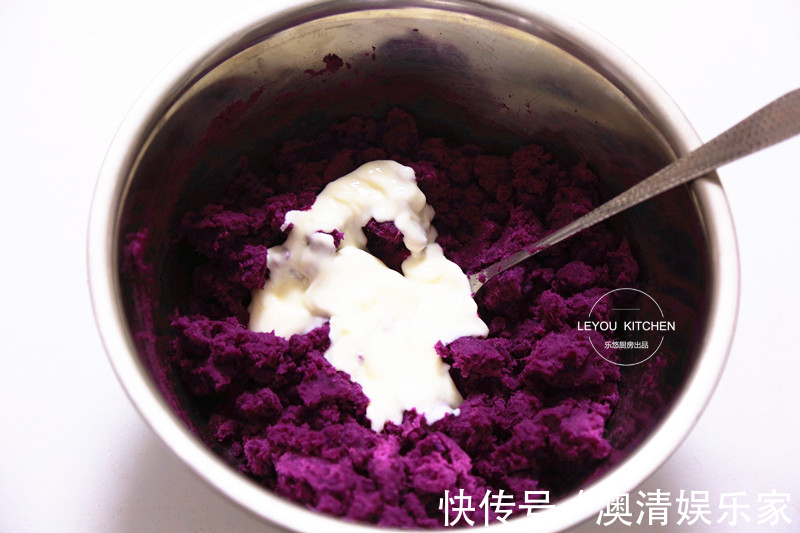 减肥也可以吃的点心,热量不高,口感软糯细腻,在家用蒸锅就能做