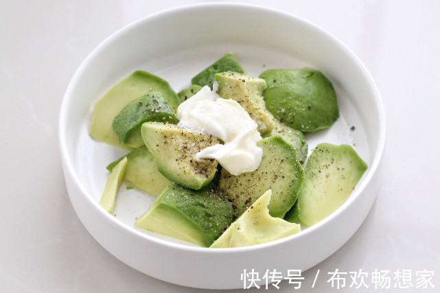 牛油果|减脂期营养早餐，水果和鸡蛋的完美结合，简单快手十分钟就能上桌