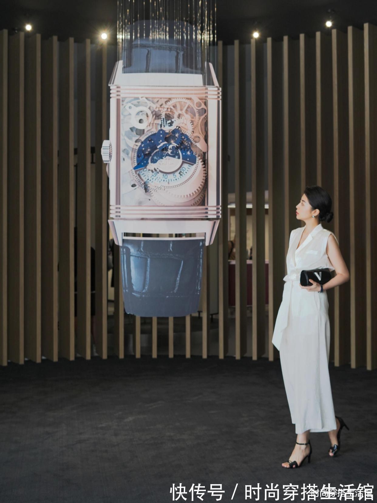 衬衫|又被三木惊艳到了,“黑白配”搭高跟鞋,配手拿包气质又出众