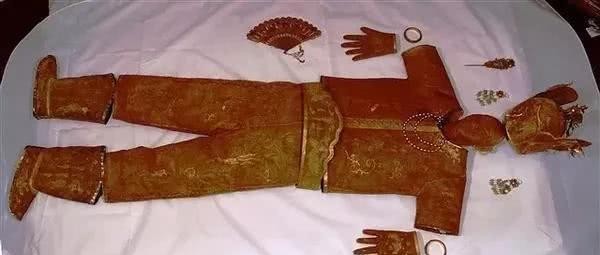 洗劫一空|她死后陵墓被盗贼洗劫一空,却有一宝物被遗留,如今价值34亿