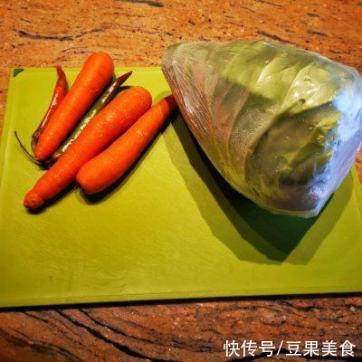 小勺|#夏日开胃餐#不用炸辣椒油也能做出超级开胃的呛拌卷心菜