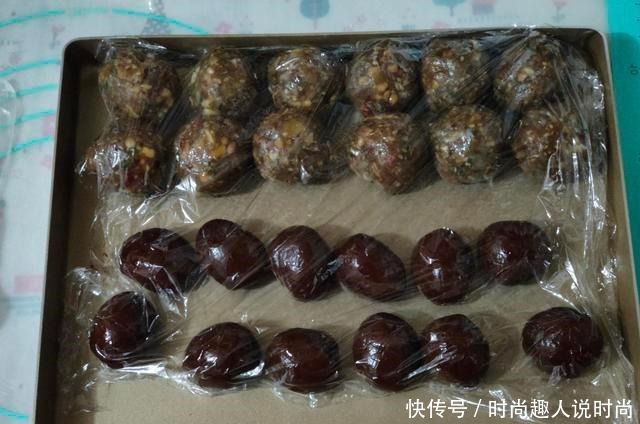 好看|网红黑金月饼的详细做法,好看又好吃,步骤详细包你会